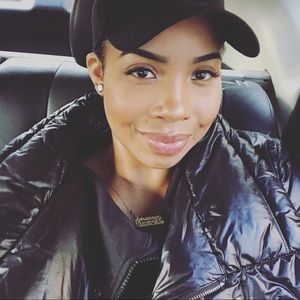 Meet your Posher, Denae